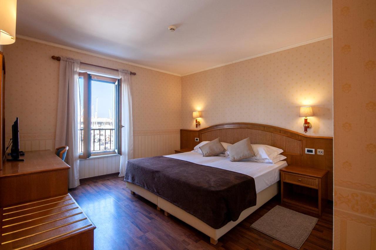 Hotel Metropole Grado Exterior photo