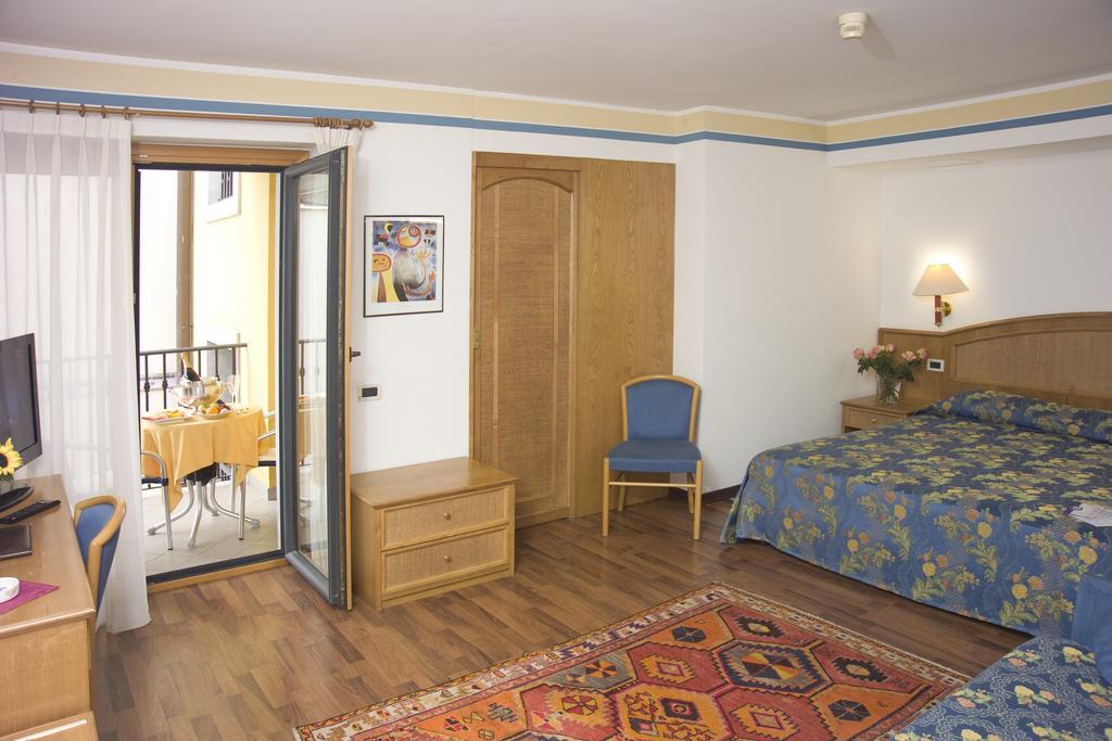 Hotel Metropole Grado Exterior photo