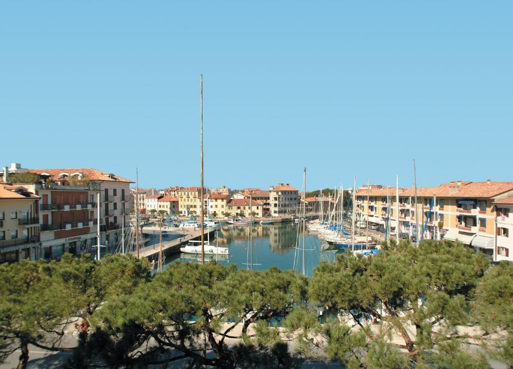 Hotel Metropole Grado Exterior photo